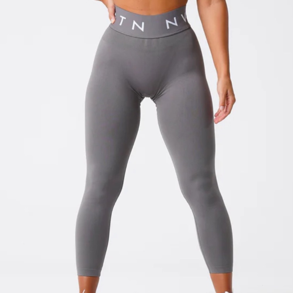 NVGTN Charcoal Sport Seamless Leggings (Women’s Size Medium)